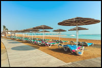 מלון לאונרדו קלאב ים המלח מיטות בחוף הים